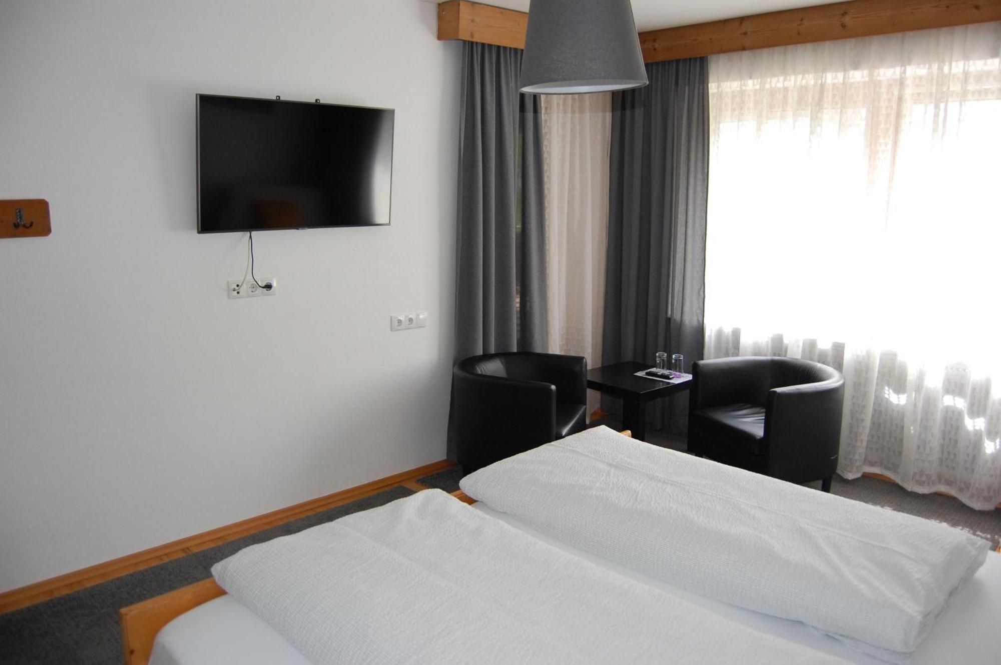 シュリッタース Haus Hager Bed & Breakfast エクステリア 写真